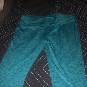 Livi active size 26/28 work out pants
